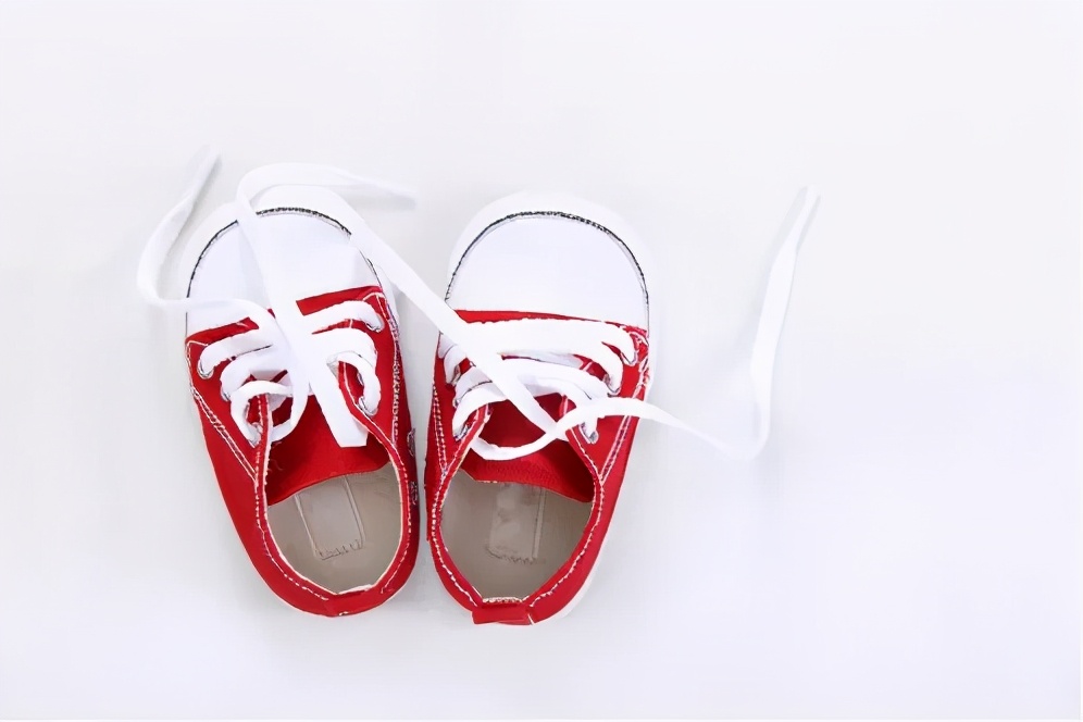 小众潮鞋推荐小学生,2021网红小白鞋潮流百搭舒适透气