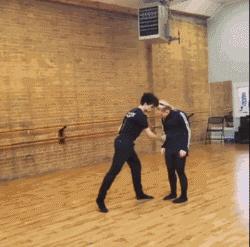 搞笑动图笑得肚子痛,搞笑动图gif图片合集