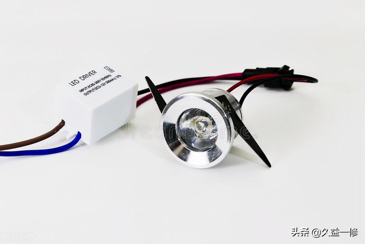 家里筒灯坏了想自己换请问怎么拆,旧筒灯坏了怎么修