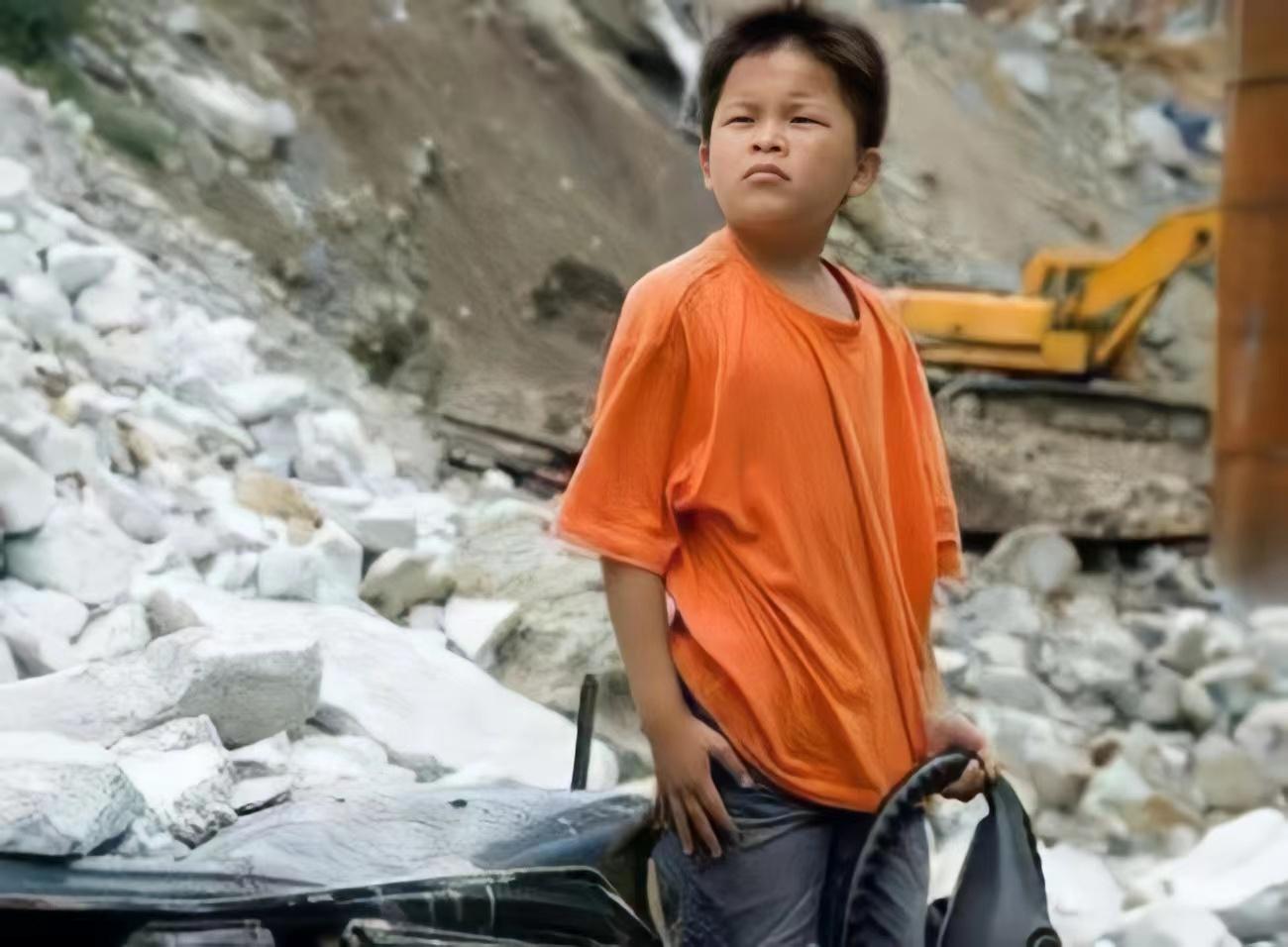 “抗震小英雄”林浩：立志考清华大学建筑系，后来为何当了明星？