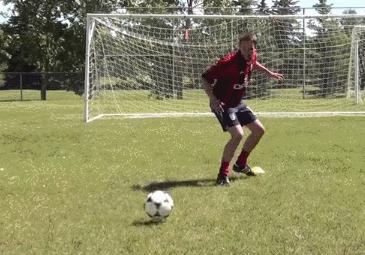 停球高空球,地滚球低平球高空球