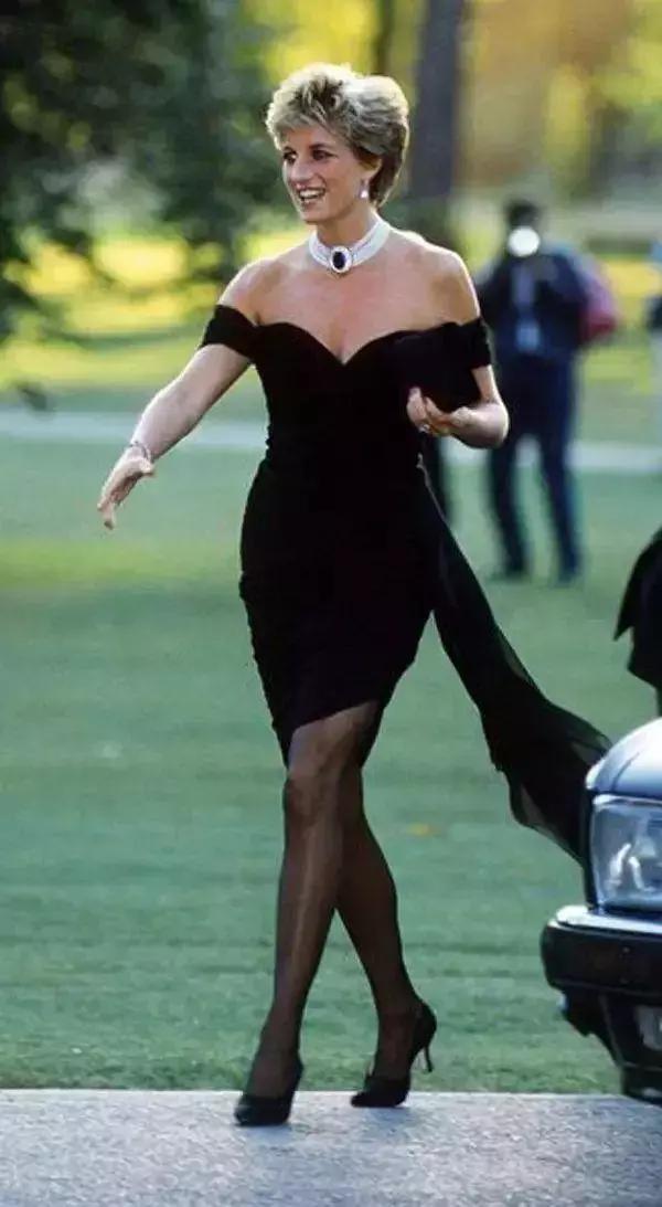 女人爱穿丝袜是什么心理,女人爱穿袜子的好处