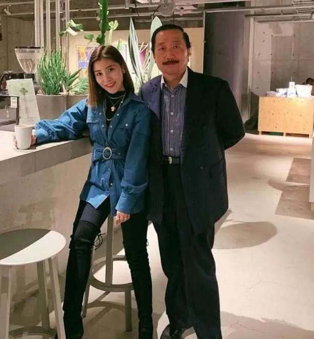 刘德华小姨子生下女儿,刘德华小姨子秀孕肚