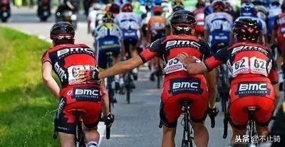 穿骑行服怎么上厕所,穿骑行服如何上厕所