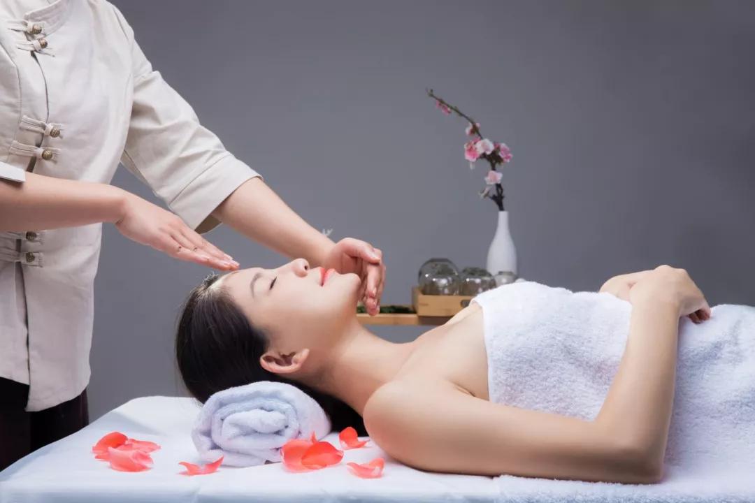 微度假|消费市场迎来女王时代