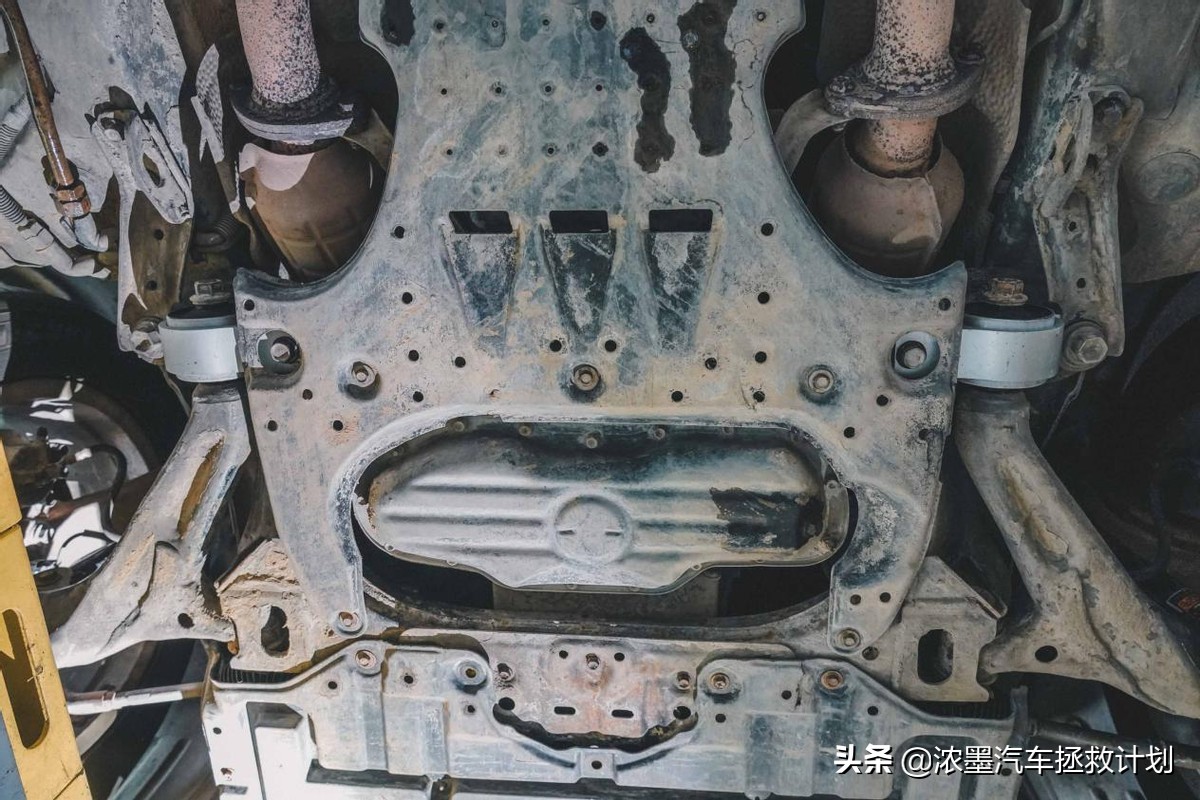 12年丰田皇冠方向机异响维修,新款丰田皇冠异响