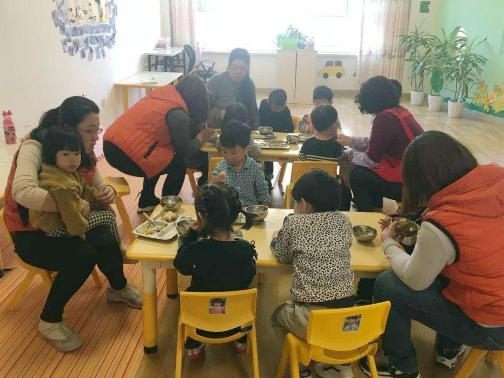 “老师,我孩子不吃葱,请挑出来”,老师的回应让宝妈惭愧不已