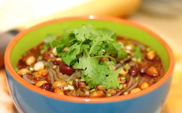 酸辣粉和臭豆腐店选址,炸酱面酸辣粉店怎么选址