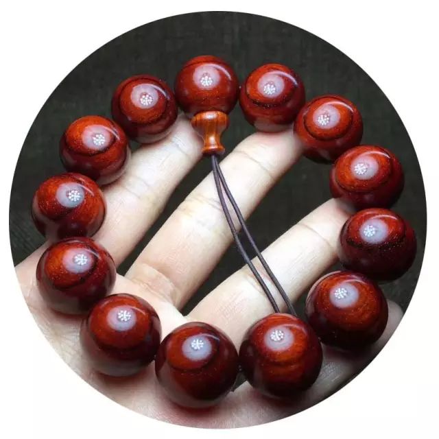 有玻璃底的手串可以直接用手盘吗,紫檀手串多久能盘出玻璃底