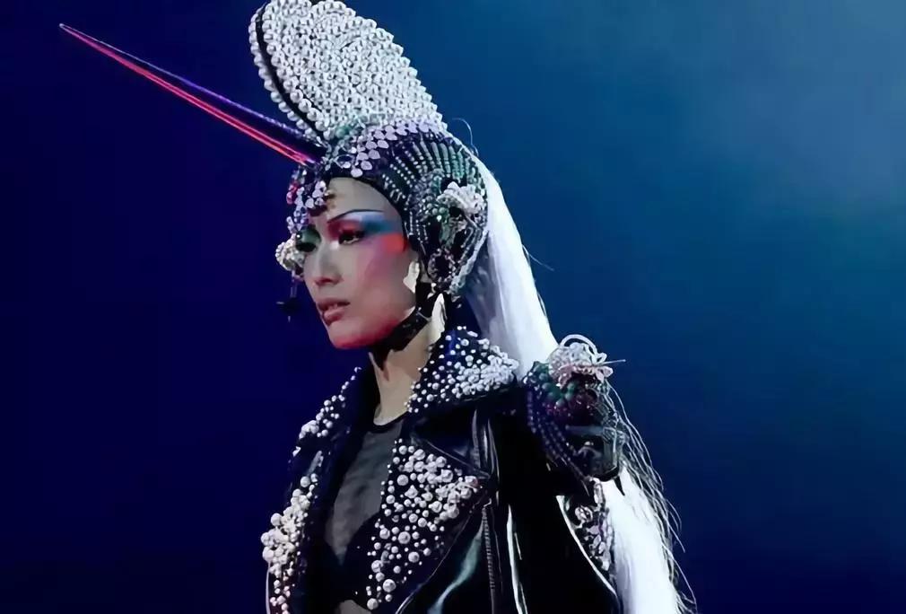 是许志安揽啜黄心颖残酷，还是残酷一叮残酷？