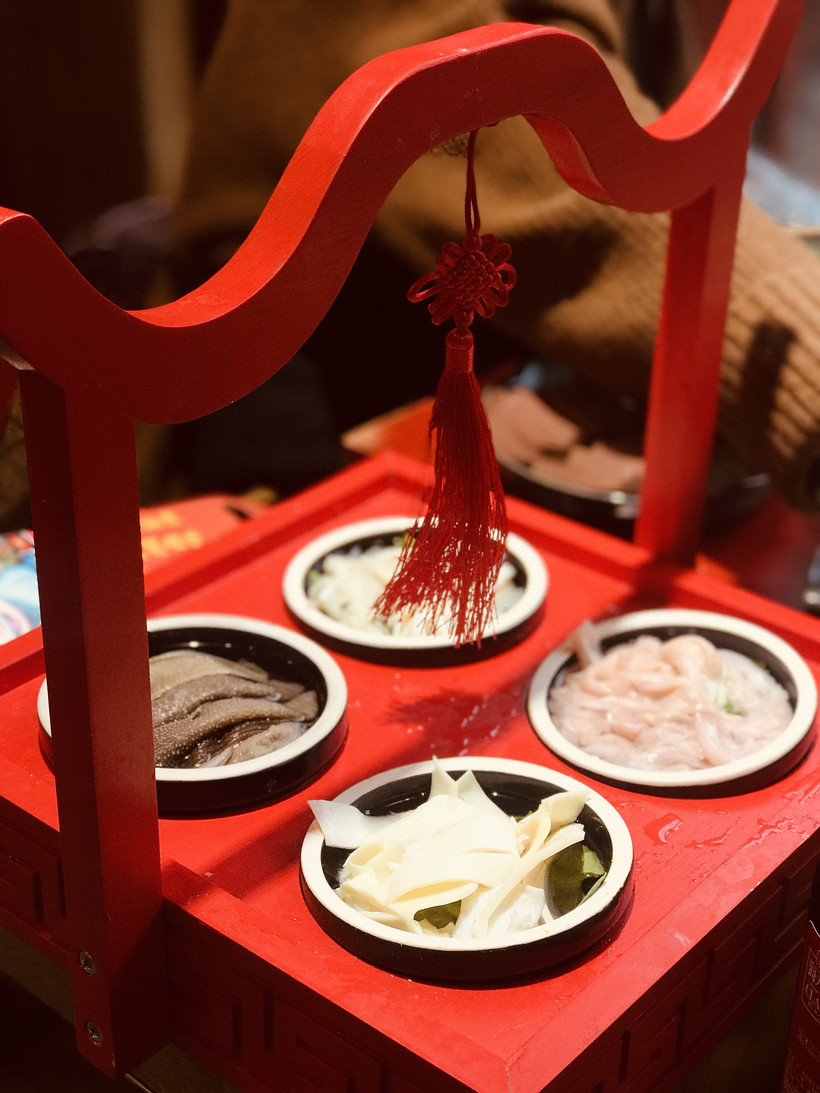 谢霆锋成都打卡百年老店,谢霆锋打卡上海网红店