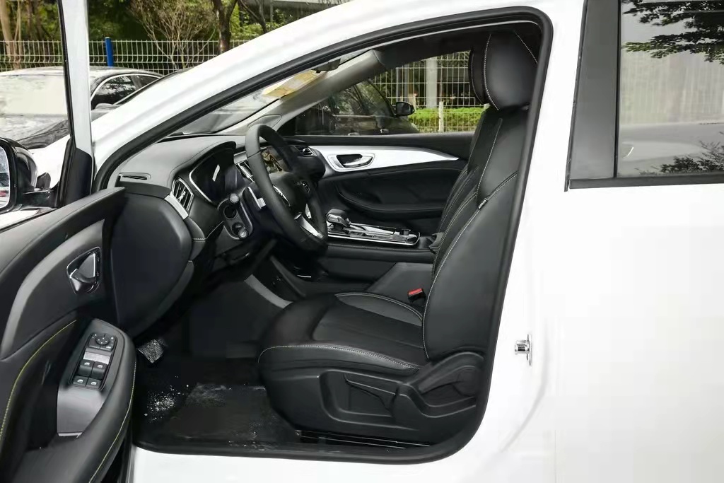 荣威i6max自动爽酷天幕版测评,荣威i6max300tgl要注意什么