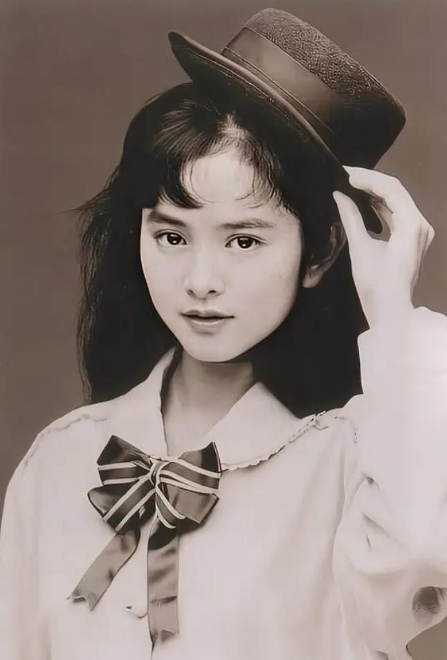 叶蕴仪素颜近况,叶蕴仪年轻颜值