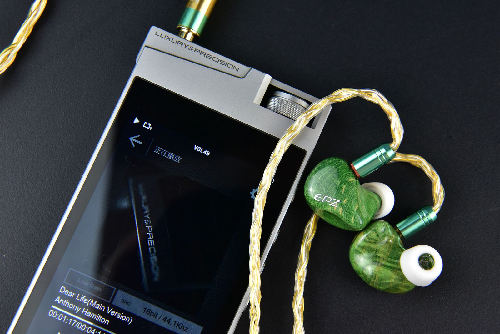 见识见识国产耳机诚意，5动铁声扬顶着堆料骂名平衡行业旗舰高价