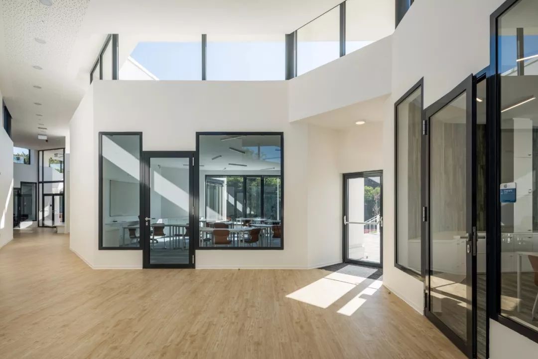 设计一所新学校的平面图,圆形学校logo怎么制作