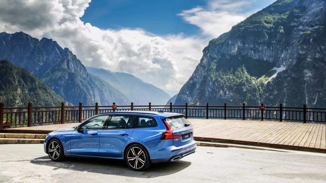 带你领略诗与远方全新沃尔沃v60,试驾沃尔沃v60最新款