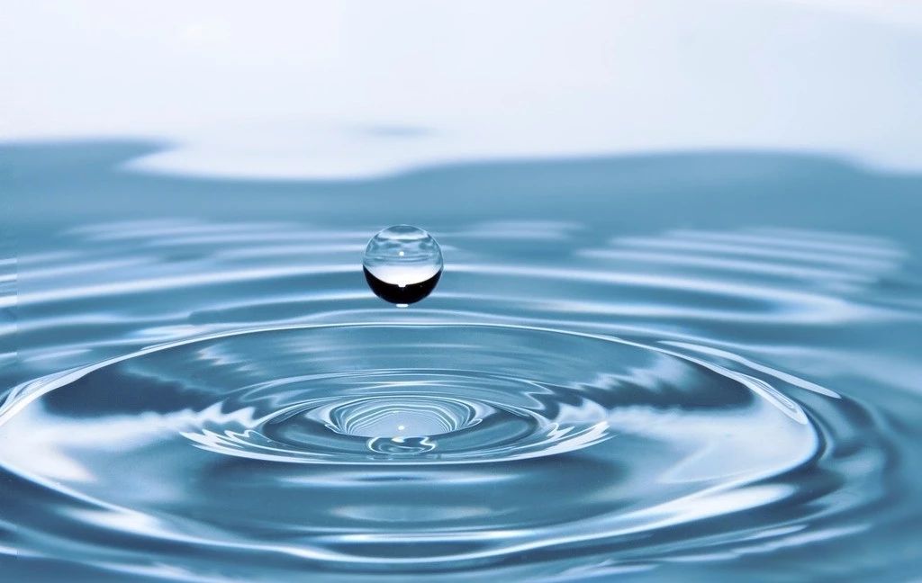 自来水桶装水纯净水到底哪种水好,桶装水瓶装水哪个合适