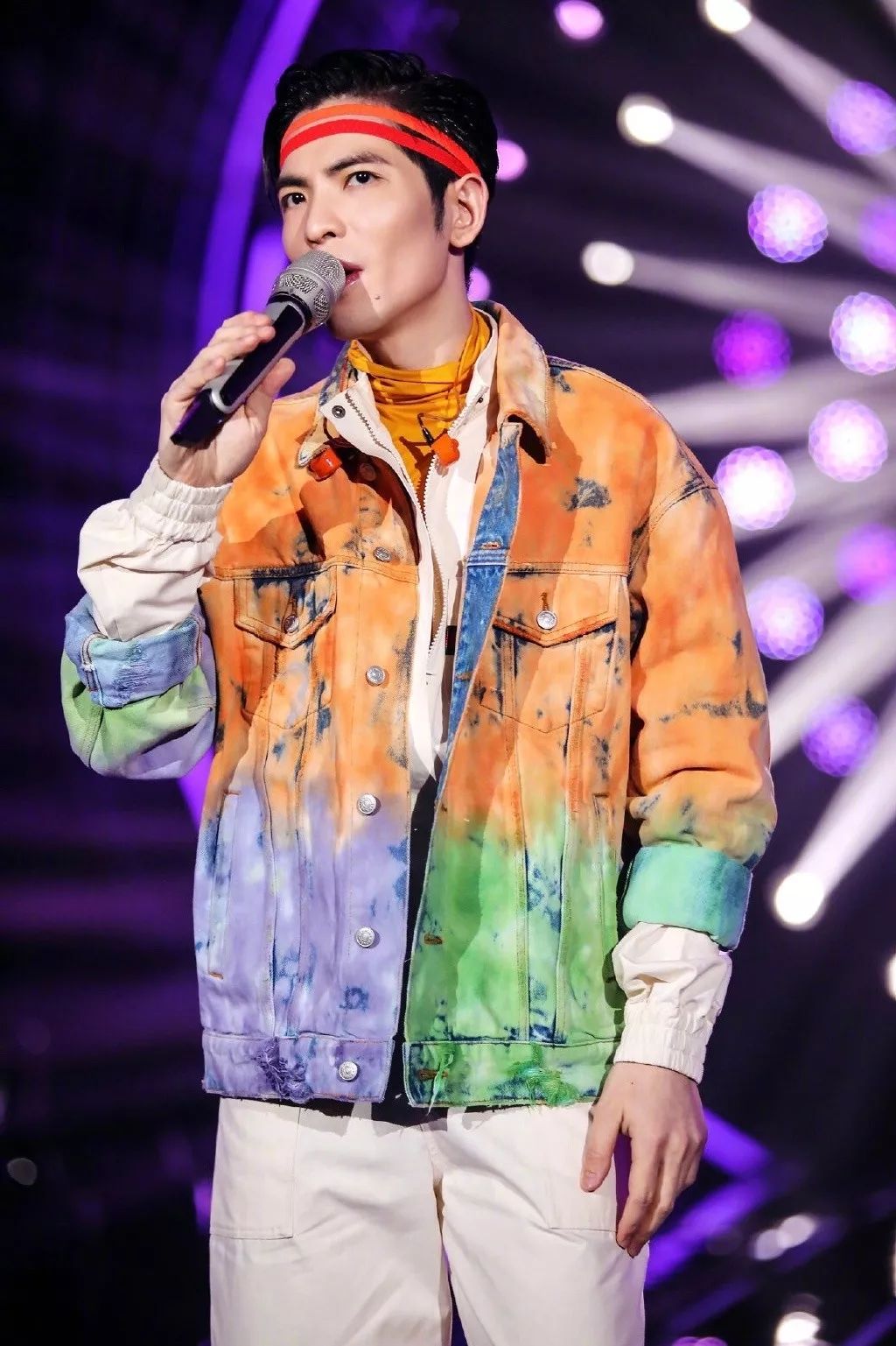 萧敬腾最新穿搭,萧敬腾黑西装造型