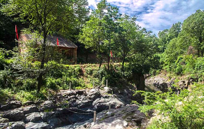 陕州区神泉中路金泉大酒店,陕州区神龙峡景区