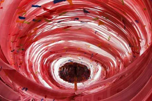 色达下雪了红白交织,色达下雪了图片大全