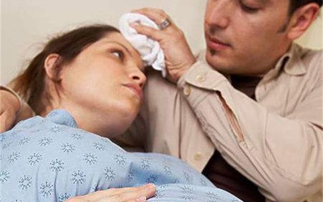 孕晚期怎么判断是否可以顺产,孕晚期有5种感受说明胎儿入盆