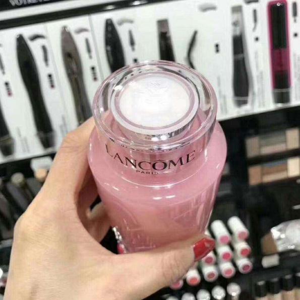 女生25岁后要吃什么保养品,保湿收缩毛孔最好的水