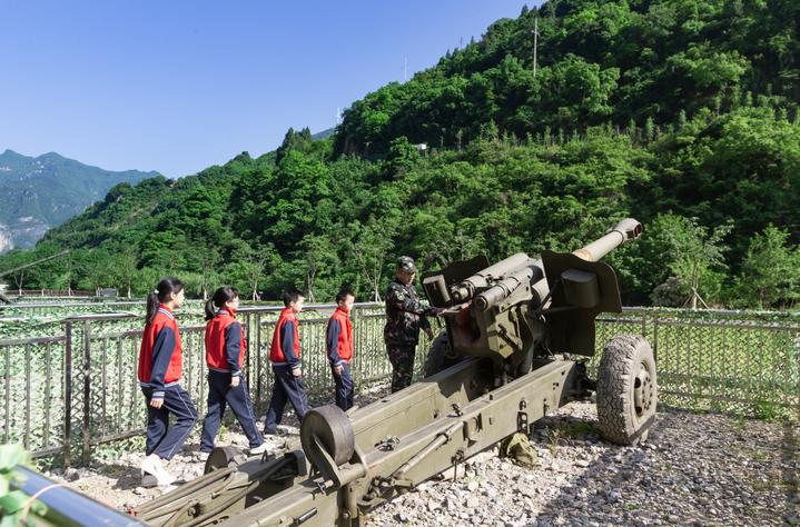 宜昌这个地方产美女，有一个大家都认识，现在还能让熊孩子涨知识