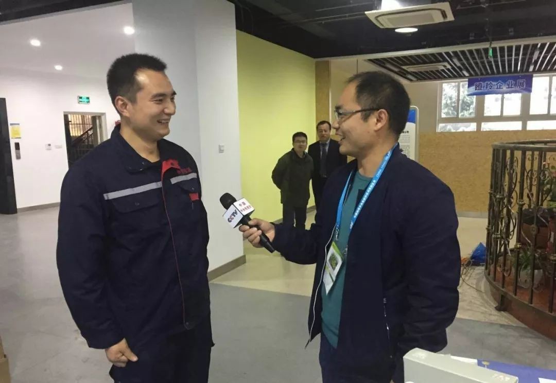 清华博士放弃五亿年薪回乡养牛,放弃300万年薪的博士