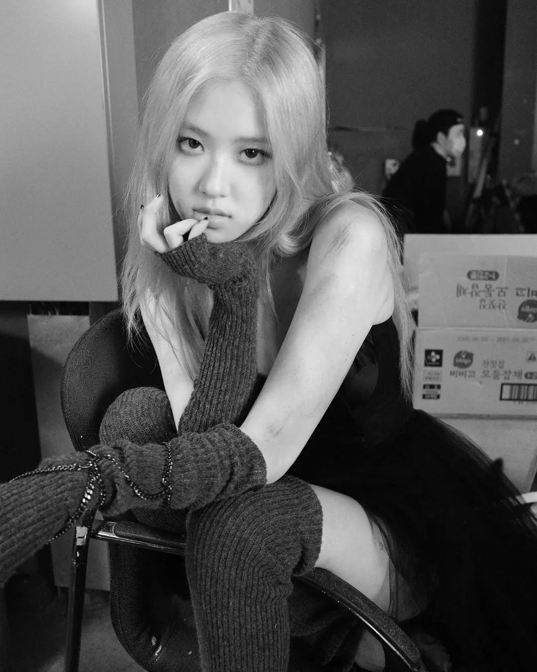 blackpink的朴彩英rosie,blackpink朴彩英澳洲玫瑰歌名