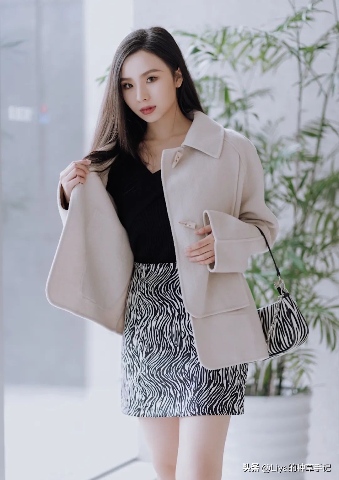 咖色和奶茶色哪个颜色更显气质,奶茶色显白吗今年很流行奶茶发色