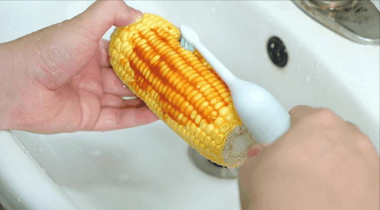 电动牙刷水里震动效果,电动牙刷刷牙的正确方法3d演示