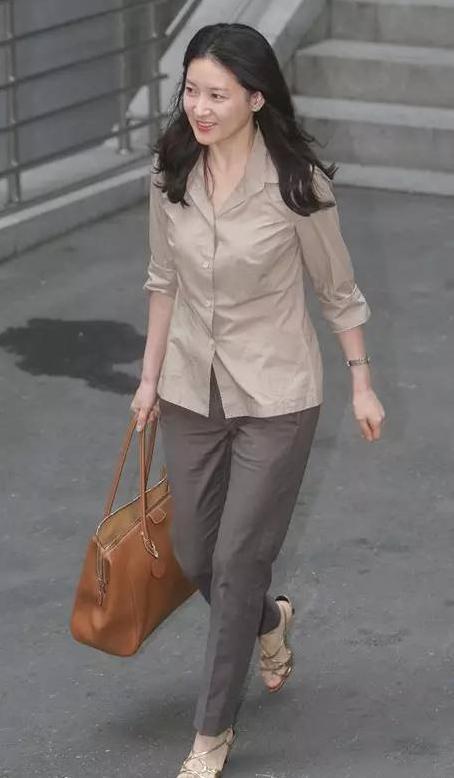 李英爱极简穿搭,李英爱穿衣搭配全图片