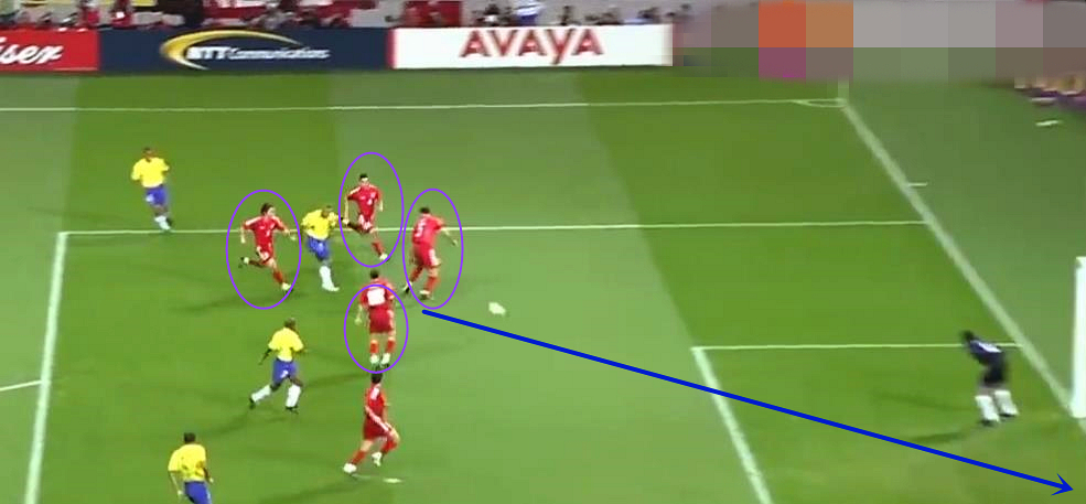 捅射！隔壁3岁小孩会用的射门技术，为什么我们总是踢不好？