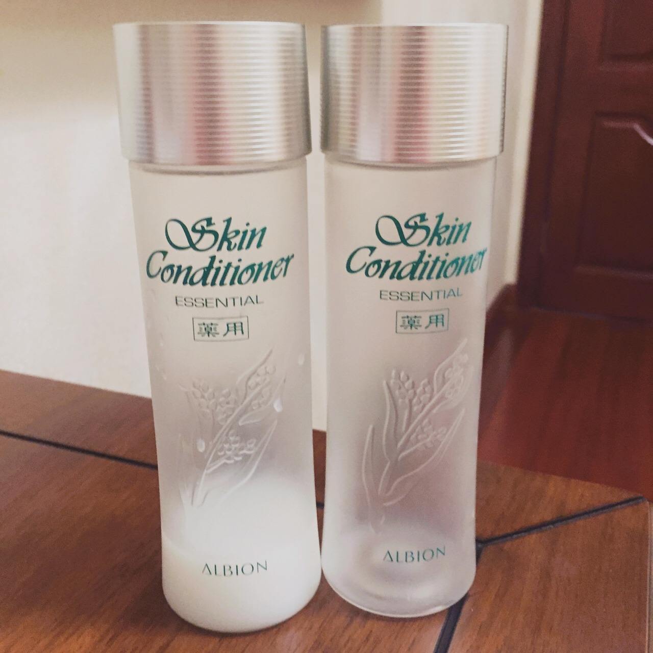 额头闷痘长痘用什么护肤品,脸上老是长痘痘用什么护肤品