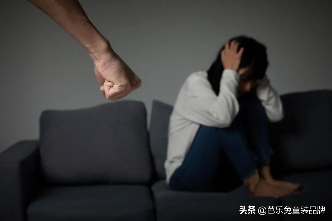 芭乐兔丨孩子视角下的痛苦,是否会走进家暴的“轮回”?