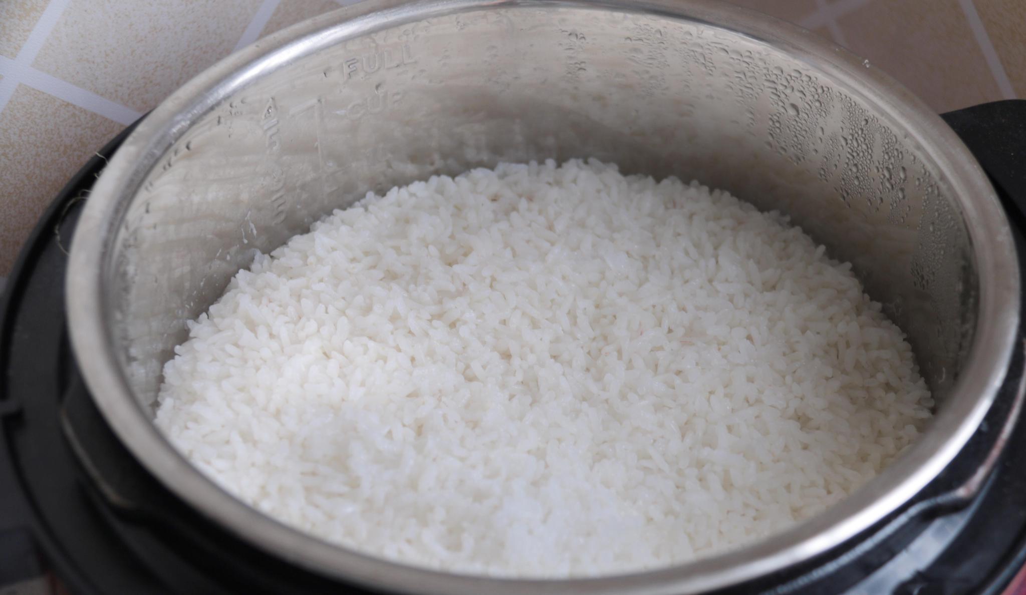 米饭如何蒸又软又香窍门,蒸米饭别再加水了教你好吃的做法