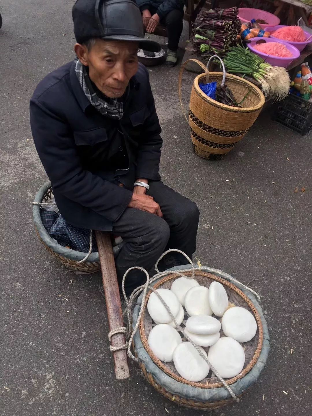 “磨叽哥”的另类代购生意：全村的希望，不做网红想做企业家