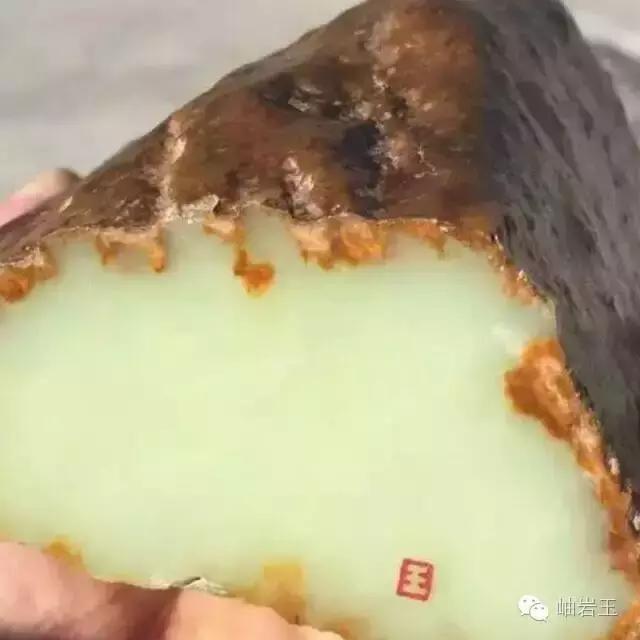 岫岩玉的分类入门必知,岫岩玉的种类和鉴别方法