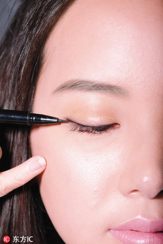 眼线开眼角画了有用吗,开眼角眼线的画法视频