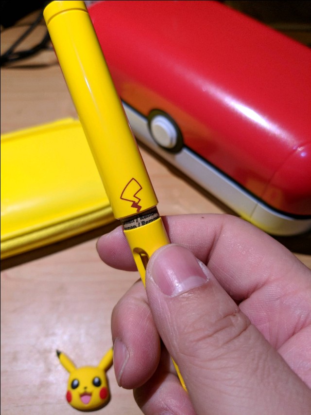 lamy皮卡丘钢笔怎么装墨囊,宝可梦联名钢笔全套