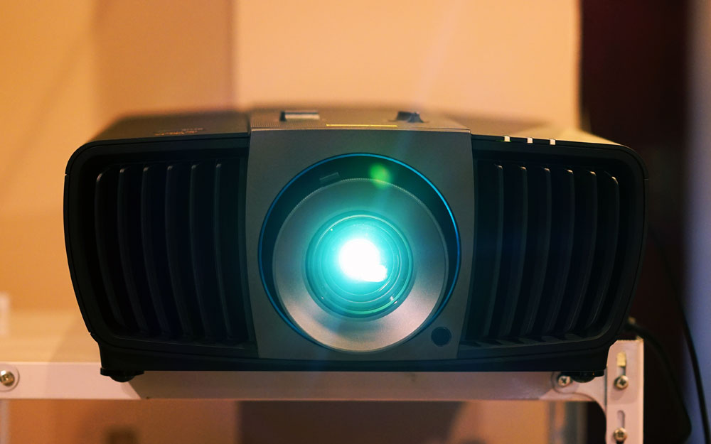 5500流明激光投影机,5000元激光投影机