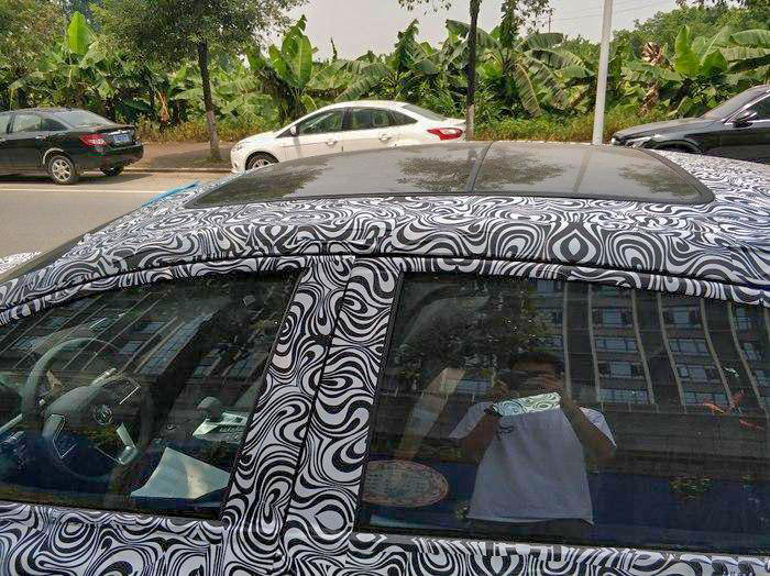 比亚迪汉ev2022款续航700公里,超级锂电池续航500公里