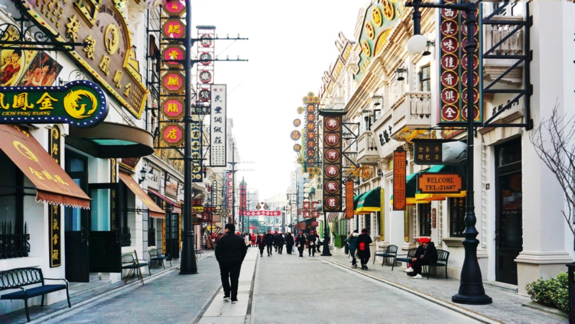 中原穿越时空夜游建业电影小镇,郑州建业电影小镇下午去游玩