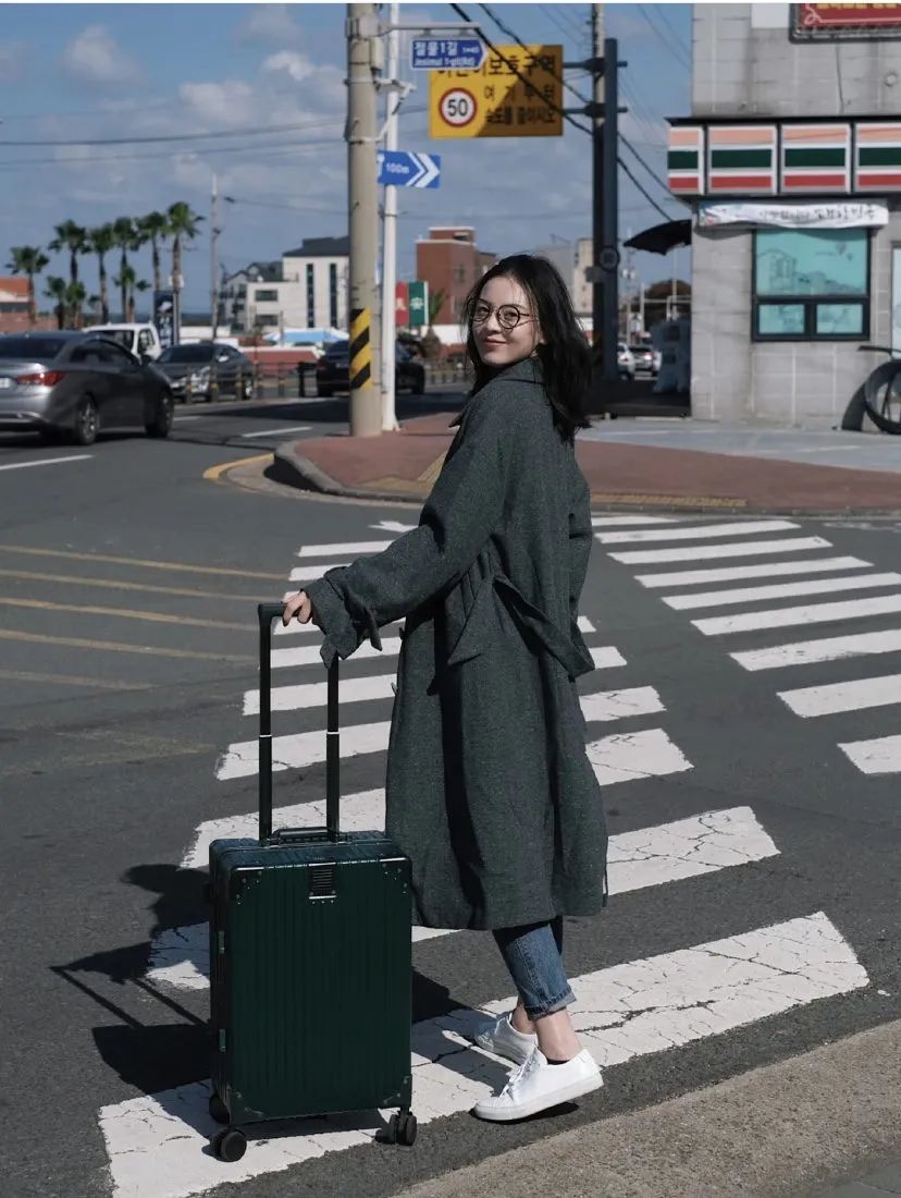 小白鞋烂大街是你没遇到这些款式,小白鞋问什么那么难穿