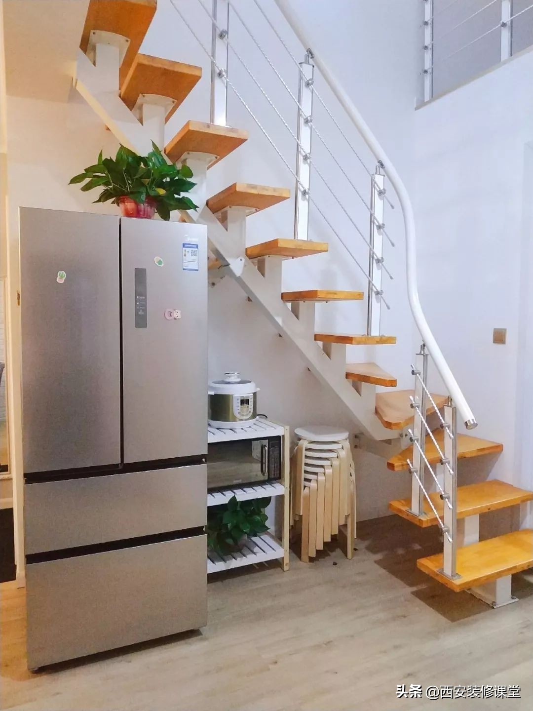 冰箱都放在房子什么位置,房子小冰箱太大真的占地方