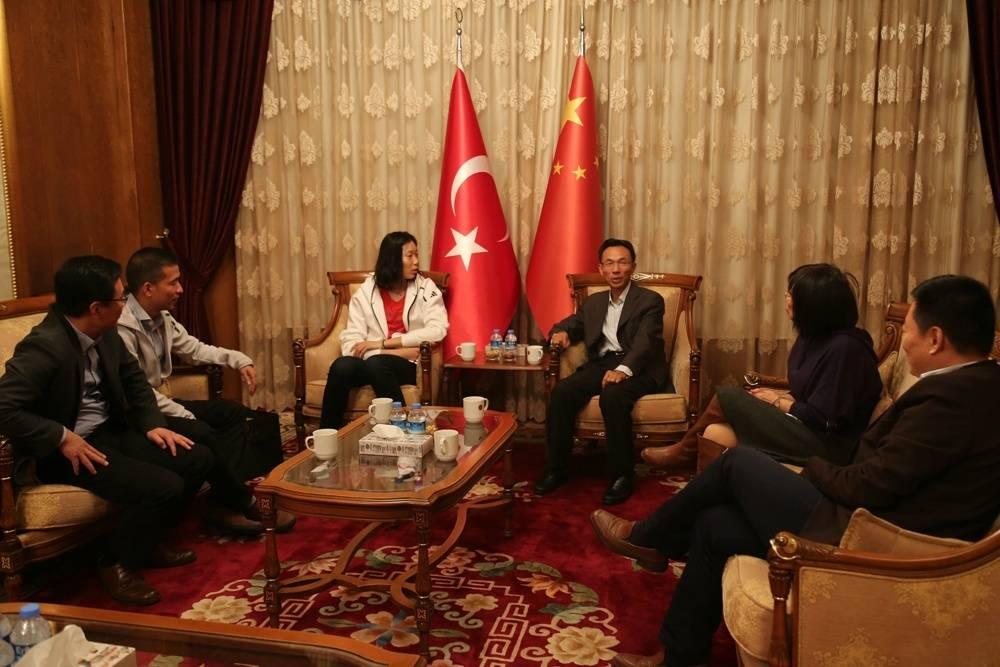 朱婷到总领事家庆祝春节,土耳其大使对朱婷评价