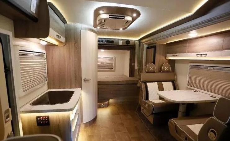 移动两室一厅“空调房”，3米3轴距配8速变速箱，带抽屉式拓展仓