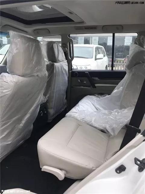 买车有必要买真皮座椅吗,真皮座椅与纺织座椅的优缺点