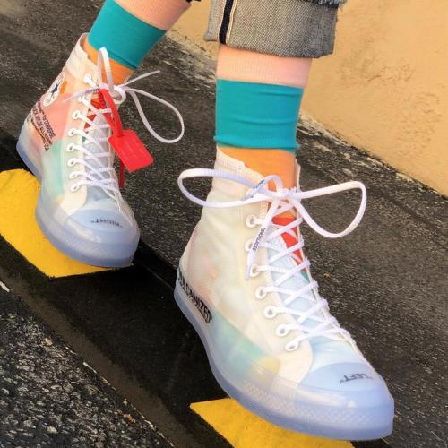 看不见的鞋视频,看不见商标的鞋子