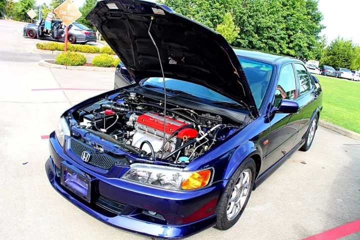 要看雅阁的改装案例还是看“别人家”的吧,国内实在不多